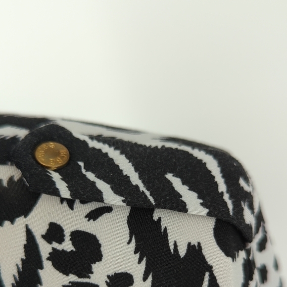 01400 BCBGMaxazria Zebra Print Knit Shirt Black White S animal Business casual - Picture 8 of 8